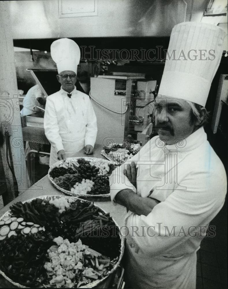 1983 Press Photo Chefs David Gross and Felix Zollinger, Davenport Hotel. - Historic Images