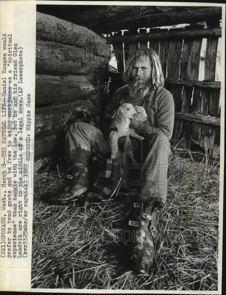 1983 Press Photo Hippie Daniel Haugen enjoying the natural life Spoka