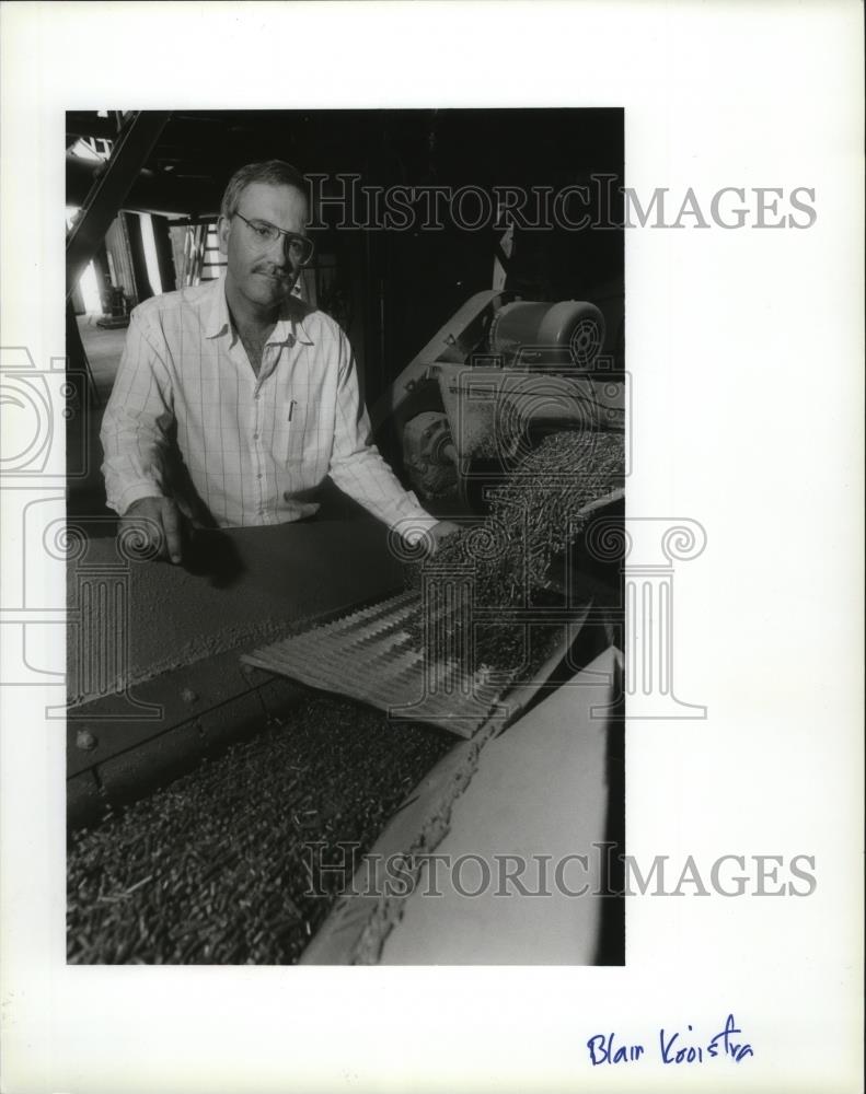 1992 Press Photo Ken Tucker, Lignetics manager, Kootenai Idaho - spa42817 - Historic Images