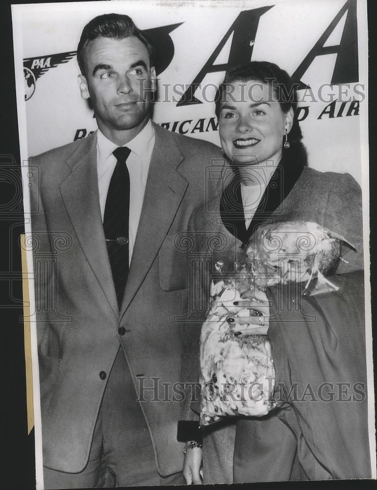 1954 Press Photo Tennis Player Vic Seixas & Wife Dolly Ann in Los Angeles - Historic Images