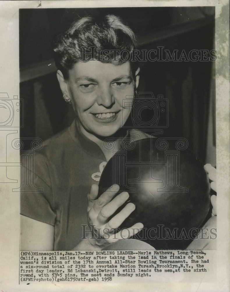 1958 Press Photo Merle Mathews at 17th Annual All-Star Bowling Tournament - Historic Images