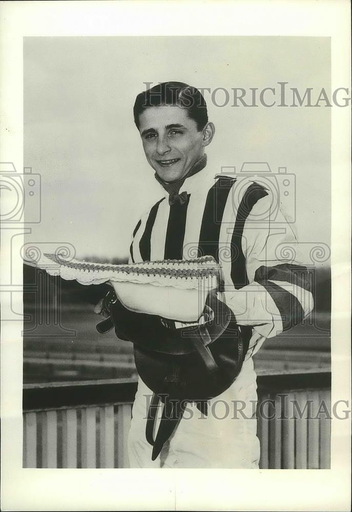 1963 Press Photo Jockey Ronnie Ferraro - nef64229 - Historic Images