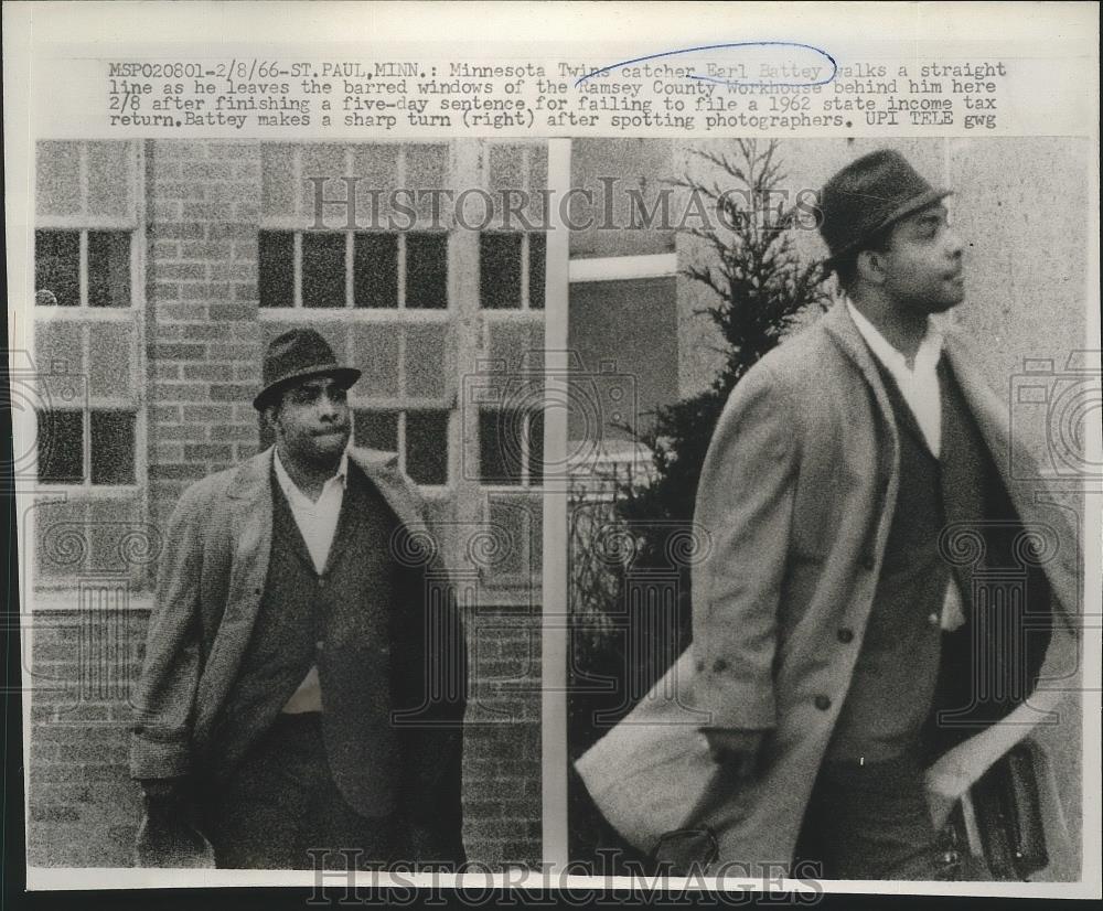 1966 Press Photo Earl Battley Minnesota Twins catcher leaves Ramsey County - Historic Images