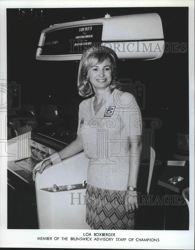 1977 Press Photo Bowler Loa Boxberger of Brunswick Advisory Staff of Champions - Historic Images