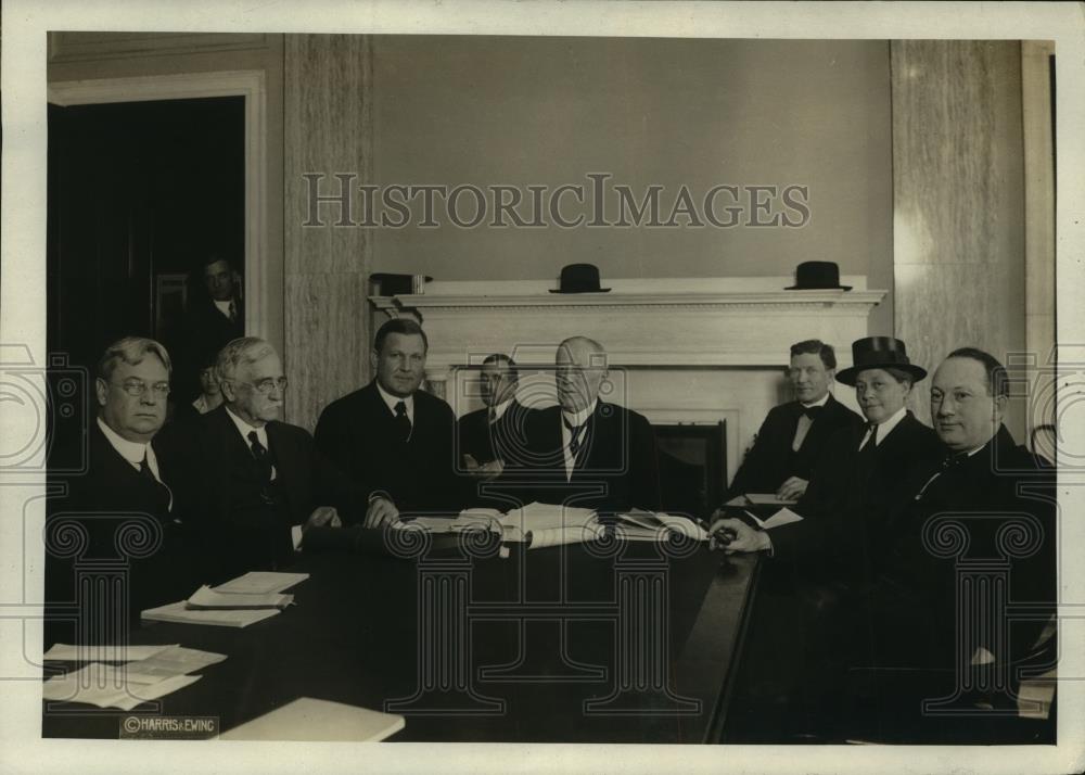 1921 Press Photo Frederick Wallis Testifies in Senate Immigration Commmittee - Historic Images