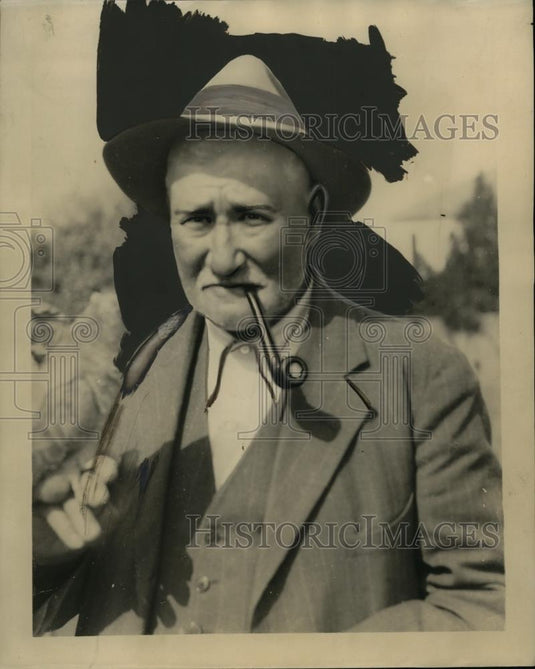 1930 Press Photo CE Papworth who raises cactus on his ranch - neo01237 - Historic Images