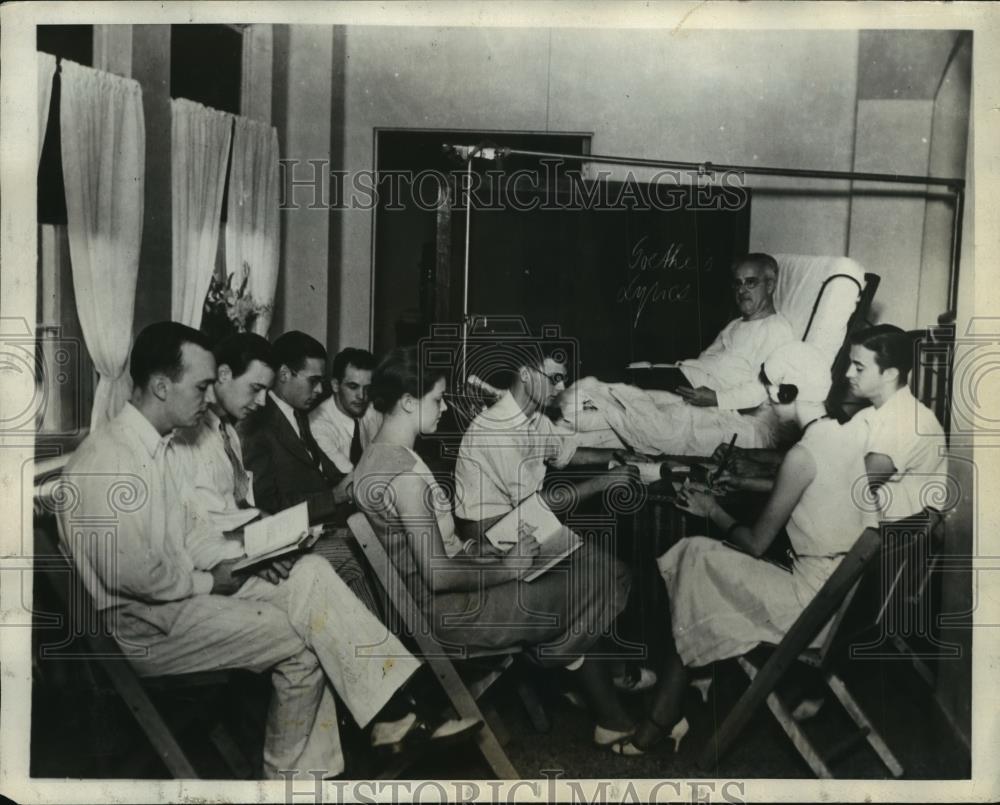 1931 Press Photo Dr. Herman B. Almstedt turns hospital quarters into a classroom - Historic Images