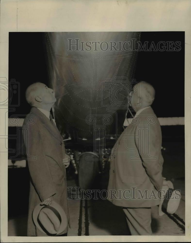 1931 Press Photo Ohio Governor George White & PW Lillienfield & a plane - Historic Images