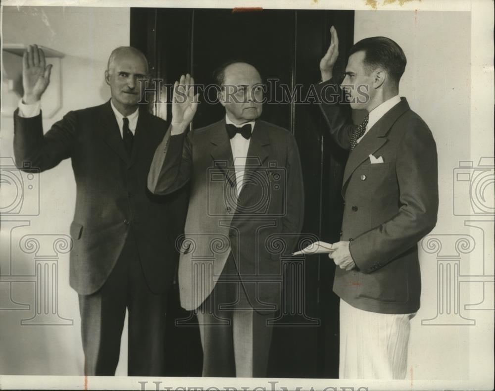 1932 Press Photo New Reconstruction Finance president and chairman are sworn in - Historic Images