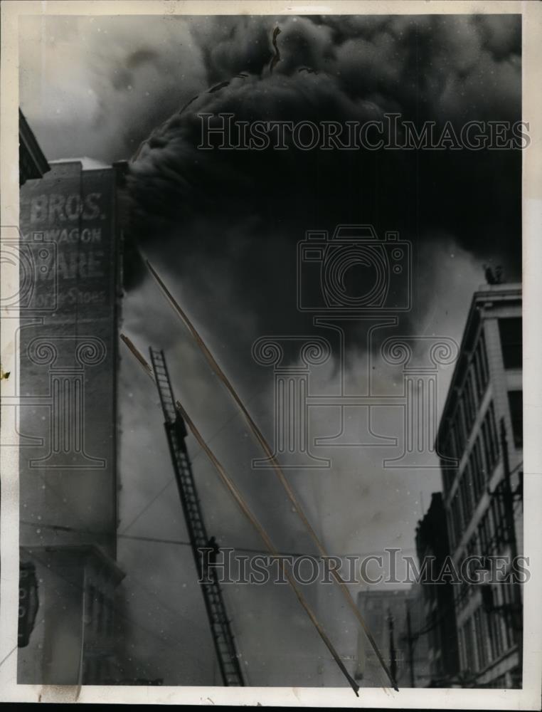 1935 Press Photo Fire in Pittsburgh, Pennsylvania - neo00448 - Historic Images