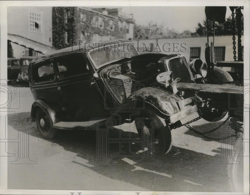 1935 Press Photo Delaware Canal, Easton, Pennsylvania Car Crash - nef62350 - Historic Images