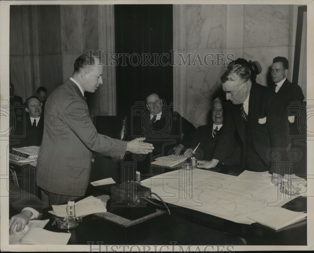 1936 Press Photo Edgar Gorrell Testifies in Senate Committee on Commerce - Historic Images