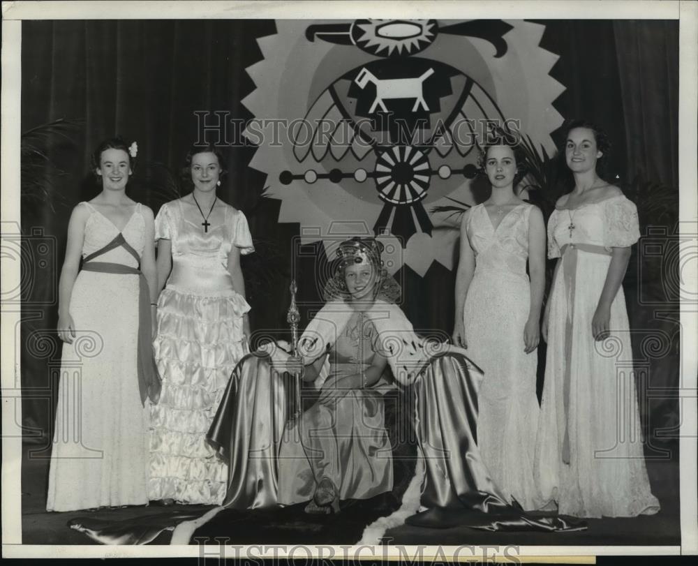 1937 Press Photo Alice Hanson crowned queen of La Fiesta Del Sol - nef60550 - Historic Images