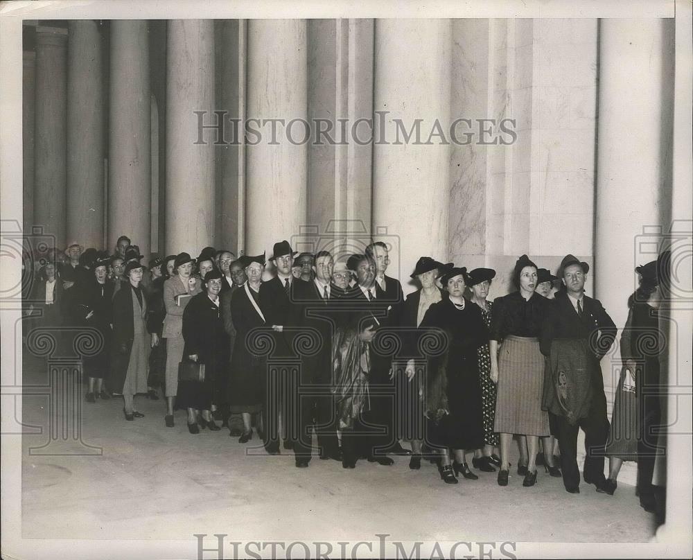 1937 Press Photo Spectators jam Supreme Court to see Justice Hugo L. Black - Historic Images