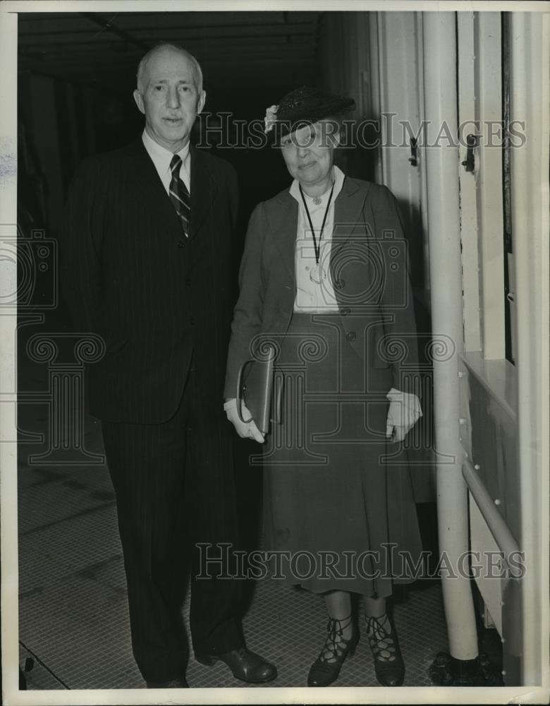 1939 Press Photo Mr and Mrs Henry Curran,Deputy Chairman Mayor of New York - Historic Images