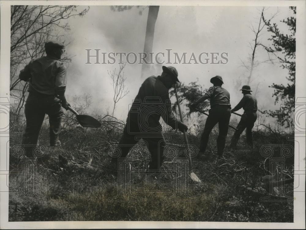 1939 Press Photo Presque Isle, Bay City, Michigan Forest Fire Fighters - Historic Images