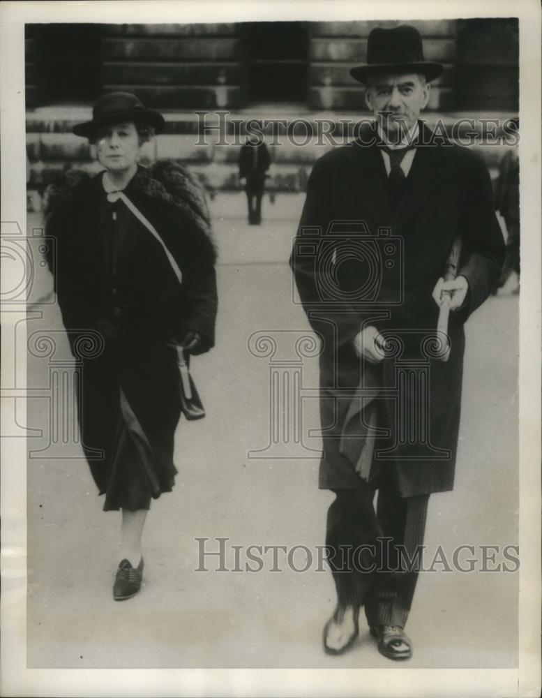 1939 Press Photo Mr &amp; Mrs Neville Chamberlain Prime Minister Return 10 Downing - Historic Images