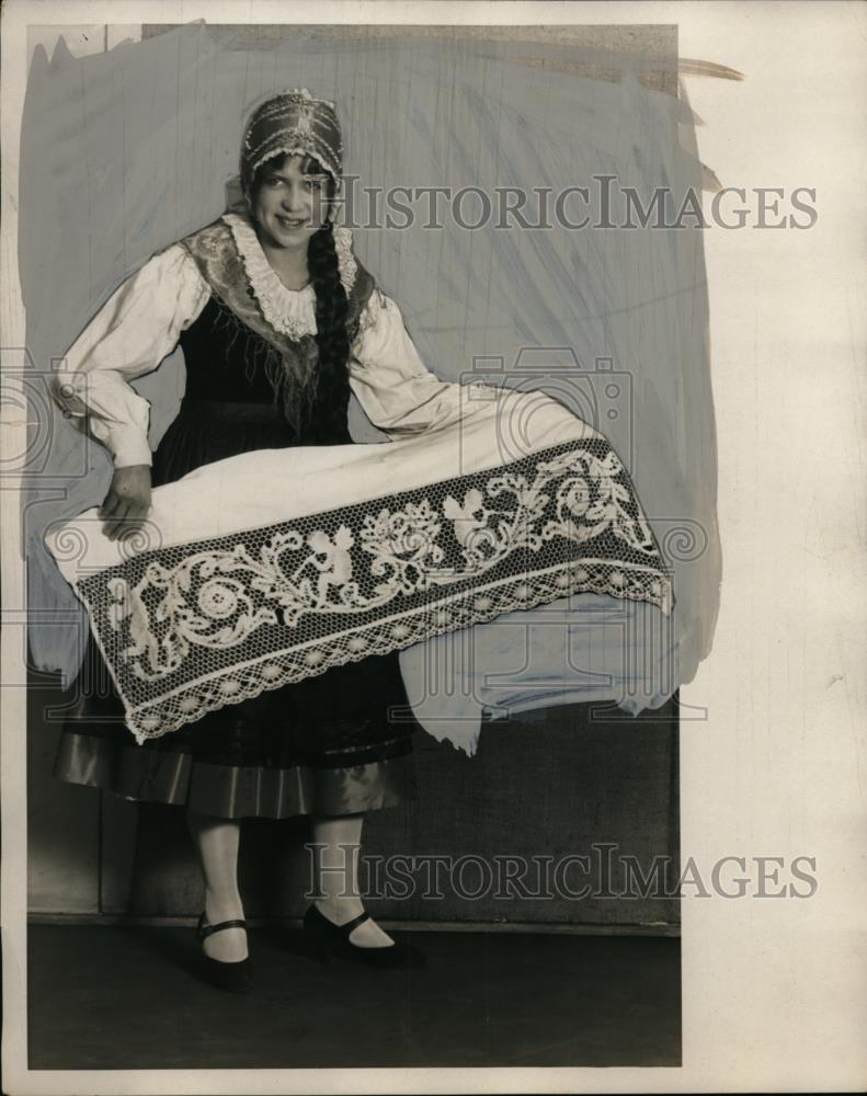 1929 Press Photo Julia Mocnik with Slovenian Kleklanje Lace - neo01026 - Historic Images