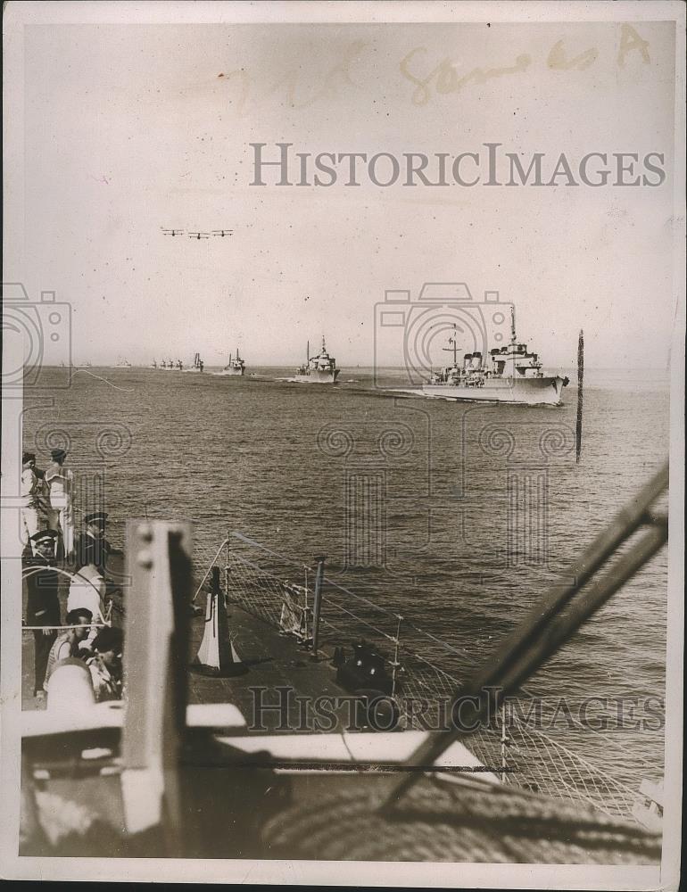 1937 Press Photo Planes over Cruiser Ships During French Navy Maneuvers, Brent - Historic Images