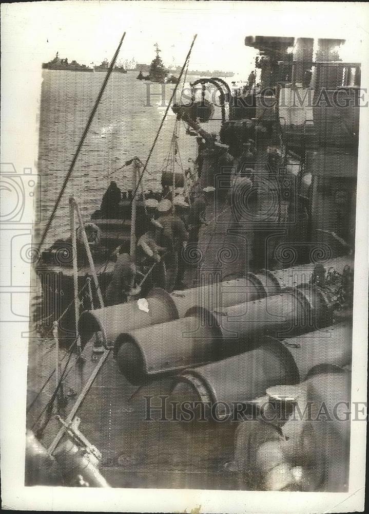 1937 Press Photo British Soldiers Loading Destroyer Ship, Sheerness, England - Historic Images