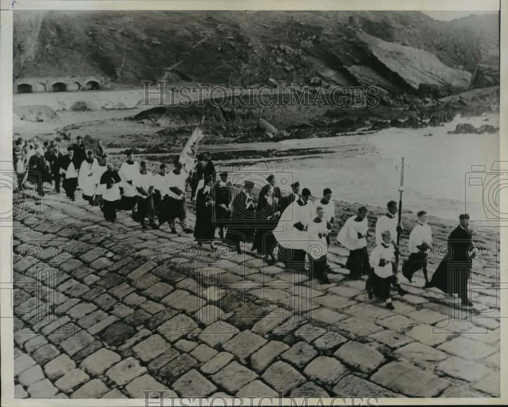 1937 Press Photo Traditional Ceremony of Blessing of the Sea at the Old Chapel - Historic Images