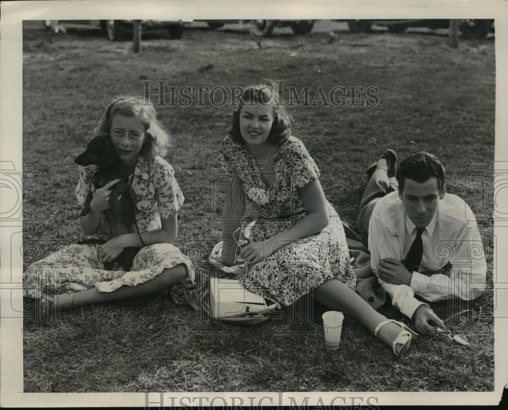 1939 Press Photo Soft Ball Game Between Society Team &amp; Palm Beach Police - Historic Images