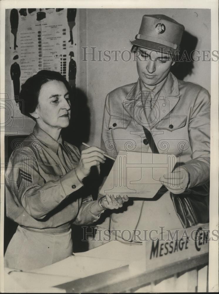 1942 Press Photo Jennie T. York joins the ranks of Women&#39;s Army Auxiliary Corps - Historic Images