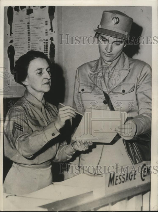 1942 Press Photo Jennie T. York joins the ranks of Women's Army Auxiliary Corps - Historic Images