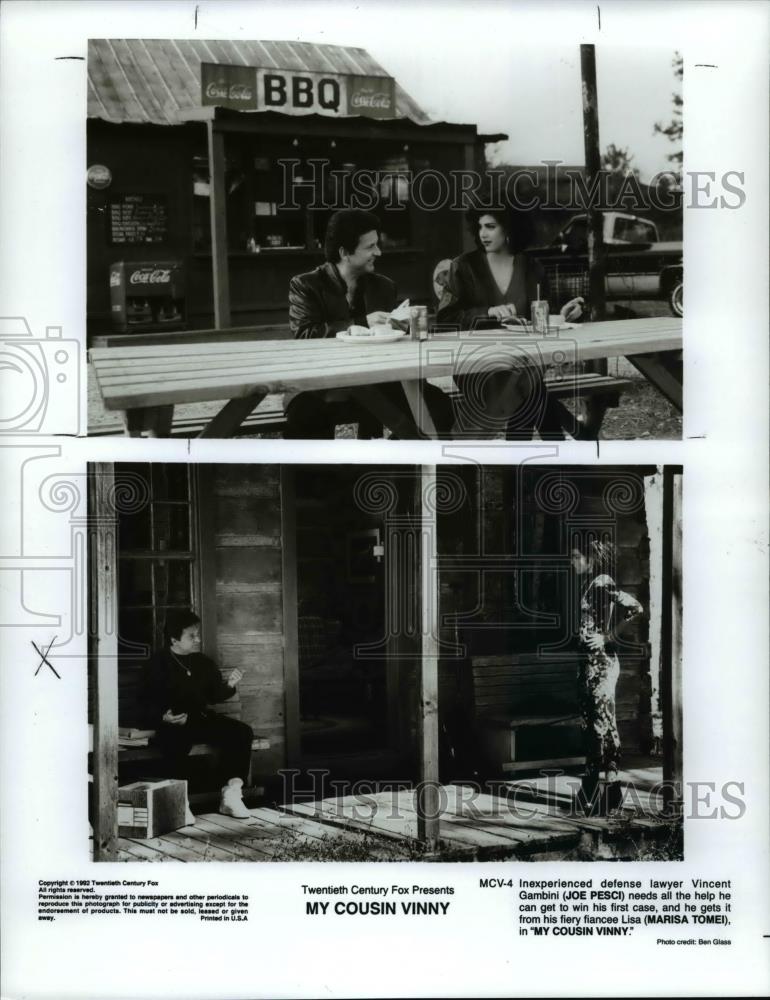 1992 Press Photo Scenes from My Cousin Vinny with Joe Pesci and Marisa Tomei - Historic Images