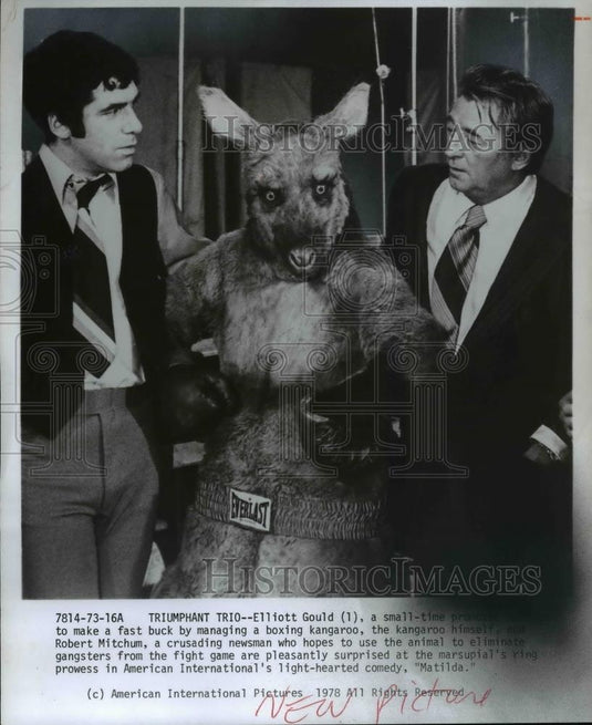 1978 Press Photo Elliott Gould, Matilda and Robert Mitchum - cvb14564 - Historic Images