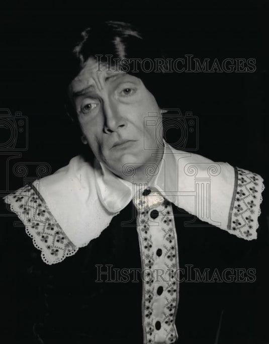 1989 Press Photo Henson Keys as Malvolio in Porthouse Theatre's "Twelfth Night" - Historic Images