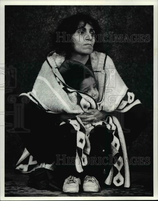 1990 Press Photo A love from a mother to her child - cvb14791 - Historic Images