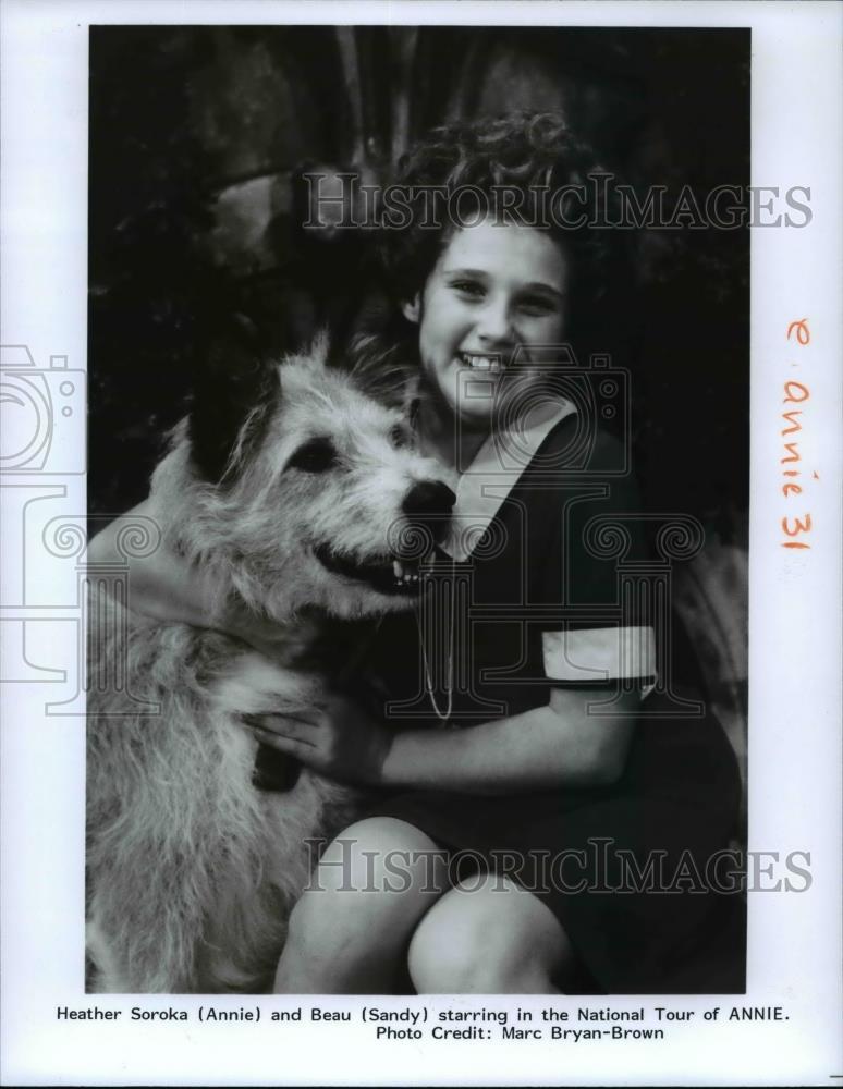 1992 Press Photo Heather Soroka and Beau, the dog in the film Annie - cvb14879 - Historic Images