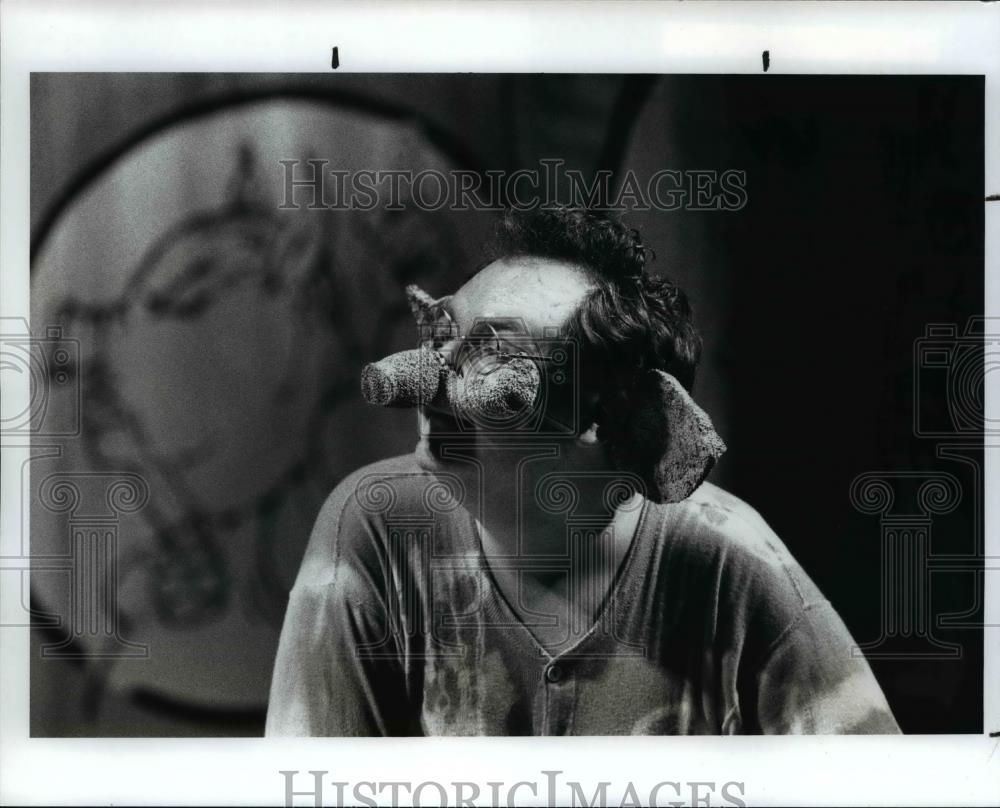 1990 Press Photo Chuck Richie as Squealer, a pig - Animal House - cvb14925 - Historic Images