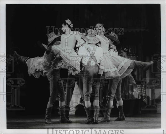 1985 Press Photo Francia Kulchar and Joan Wenson in a scene from Coppelia - Historic Images