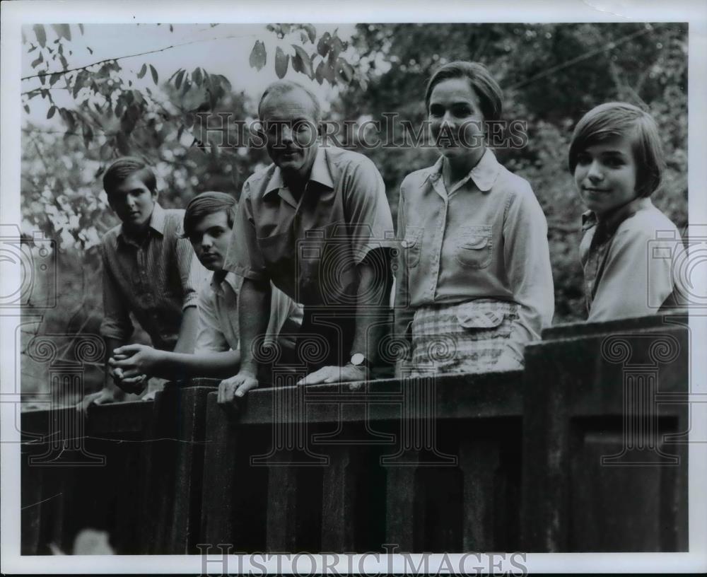 1970 Press Photo John and Seiberling family, John Jr. David, John F, with Betty - Historic Images