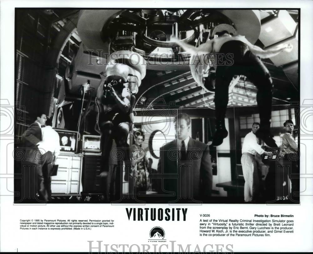 Press Photo A scene from the film Virtuosity - cvb15347 - Historic Images