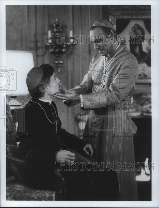 Press Photo Richard Chamberlain Christopher Plummer The Thorn Birds - cvp11149 - Historic Images