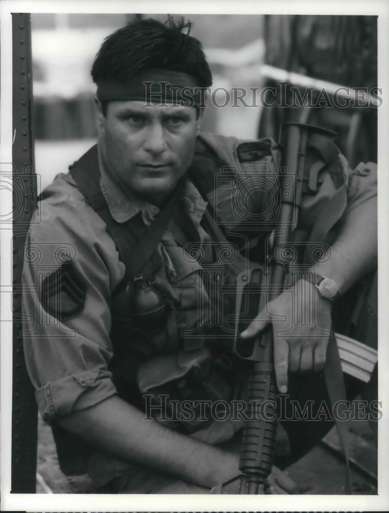 1989 Press Photo Terence Knox Tour Of Duty - cvp11193 - Historic Images