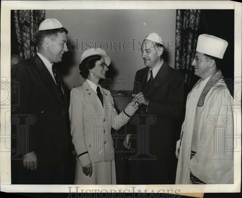 1942 Press Photo New York Overseas Uniti Honored at Bellvue Service NYC - Historic Images