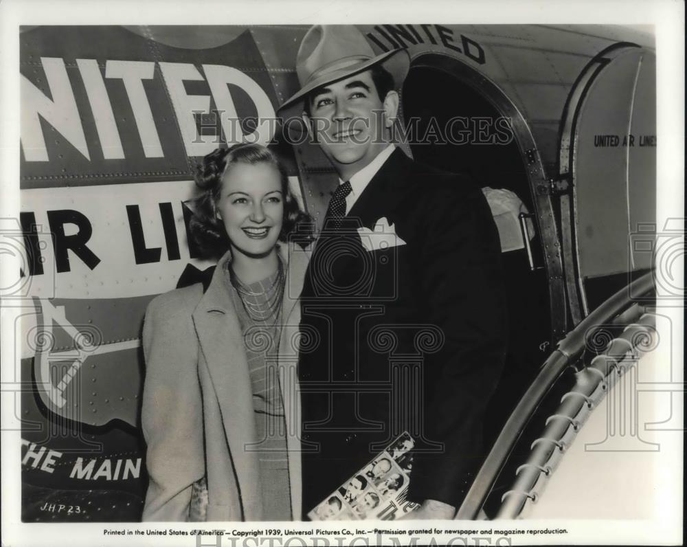 1940 Press Photo Actor Joy Hodgos and Gilbert Doorly - cvp23772 - Historic Images