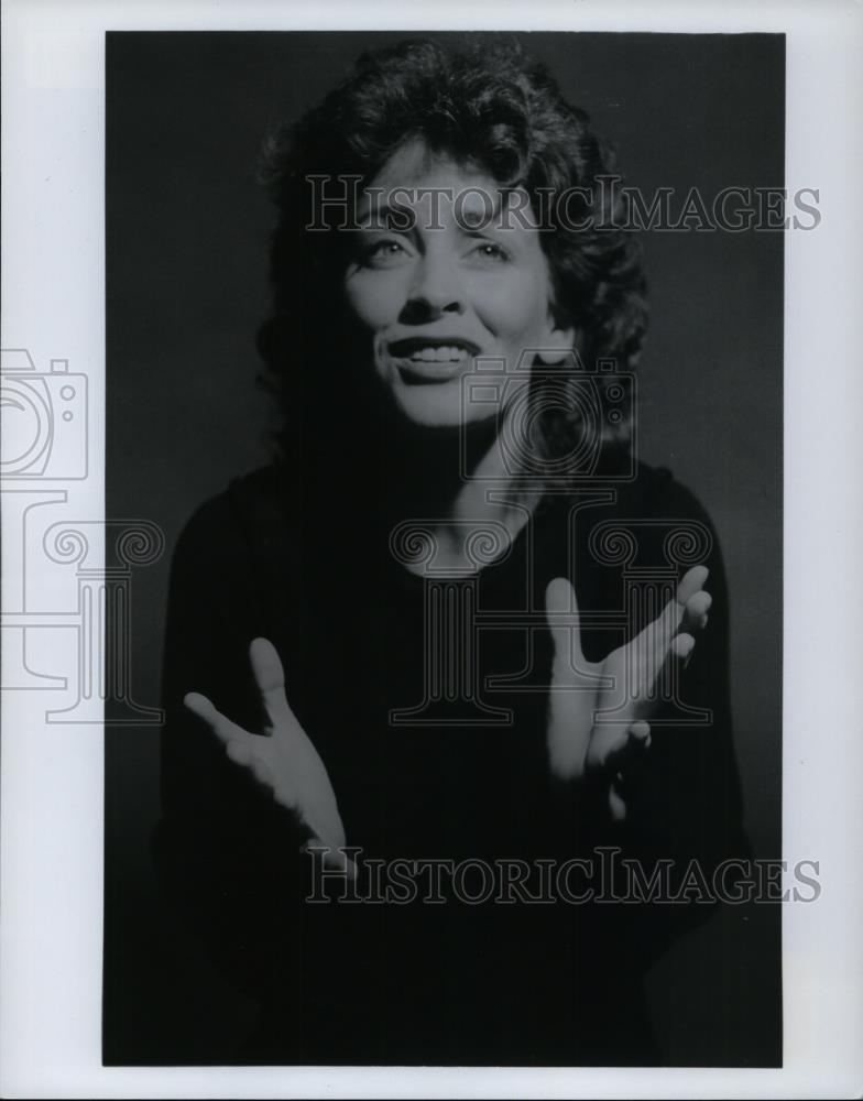 Press Photo Gay Marshall in &quot;PIAF: La Vie L&#39;Amour&quot; - cvp27045 - Historic Images