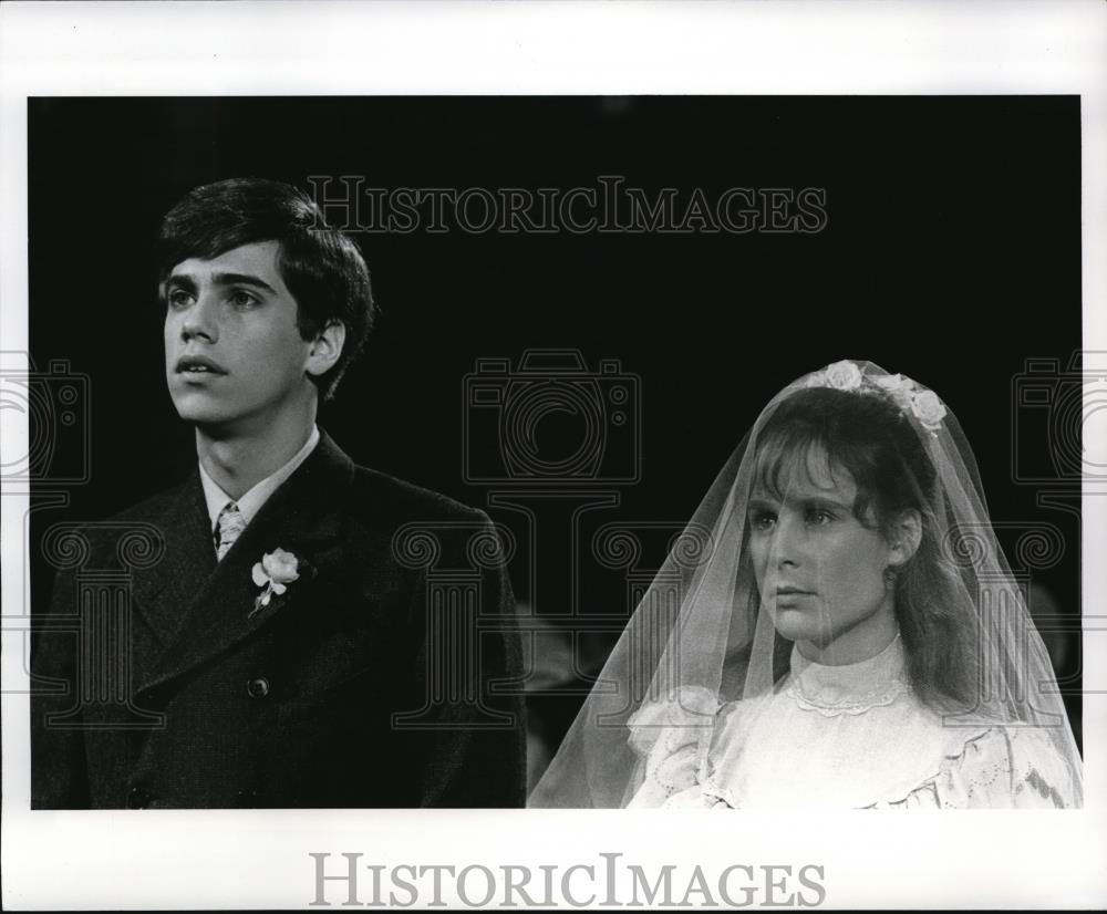 Undated Press Photo Bobby Benson and Glynnis O&#39;Connor - cvp38928 - Historic Images