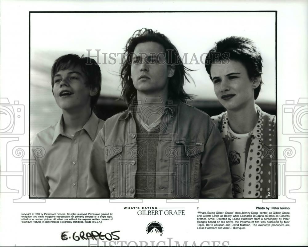 1994 Press Photo Johnny Depp, Juliette Lewis, and Leonardo DiCaprio in - Historic Images