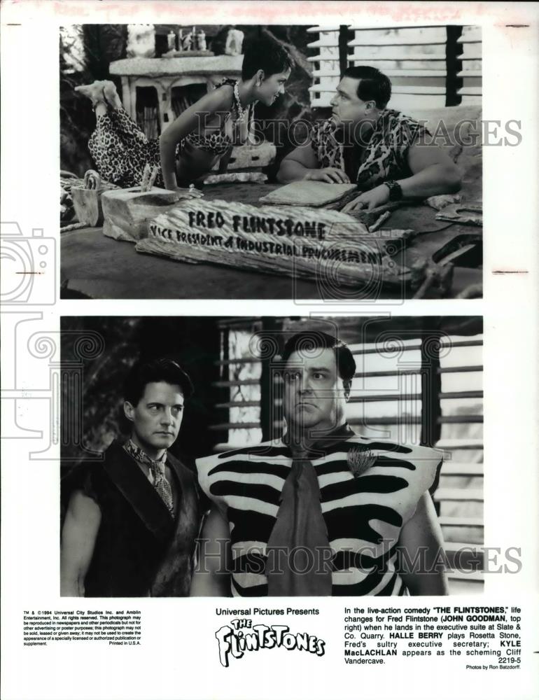 1994 Press Photo John Goodman, Halle Berry, Kyle MacLachlan in The Flinstones - Historic Images