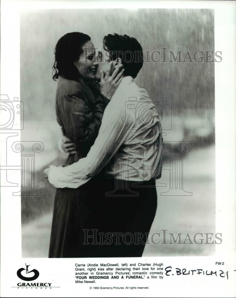 1994 Press Photo Andie MacDowell, Hugh Grant in Four Weddings and A Funeral - Historic Images