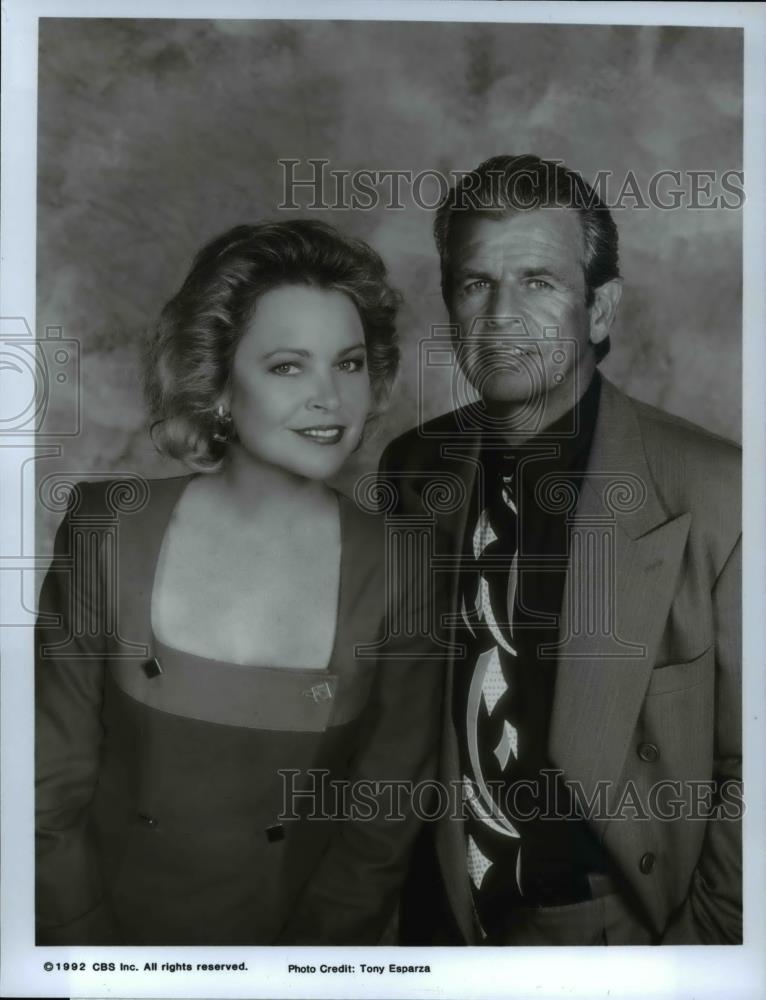 1992 Press Photo Michelle Phillips and William Devane in Knots Landing - Historic Images