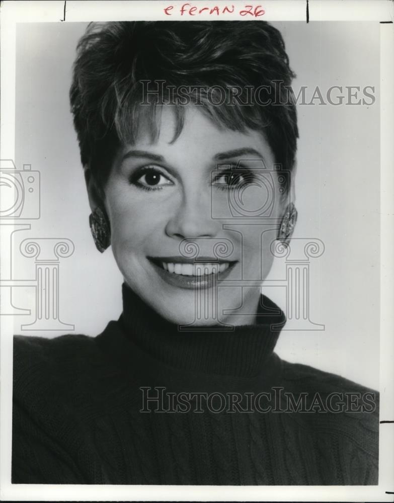 1988 Press Photo Mary Tyler Moore - cvp46896 - Historic Images