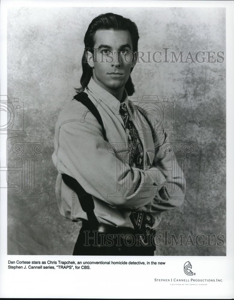 Undated Press Photo Dan Cortese in &quot;Traps&quot; - cvp48198 - Historic Images