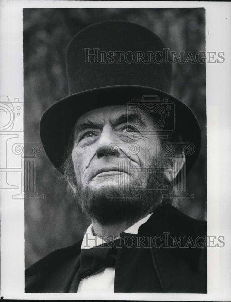 1983 Press Photo Gregory Peck in The Blue and Gray - cvp49376 - Historic Images